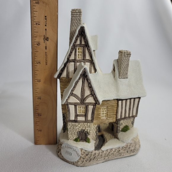 David Winter Cottage - 1991 Fred's Home - Picture 5 of 15